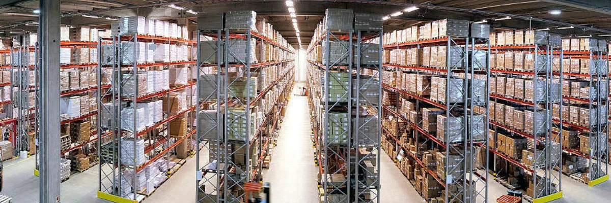 Industriehalle auf der TRiALED Produktseite