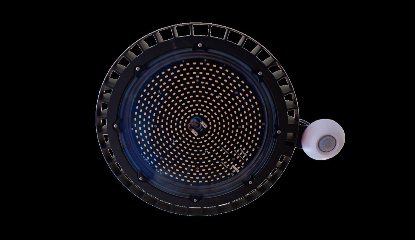 TRiALED Serie 07 LED-Hallenstrahler mit Präsenzmelder